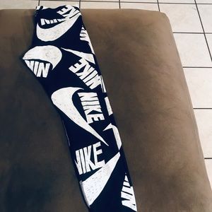 BRAND NEW WOMEN’S NIKE LEGGINGS